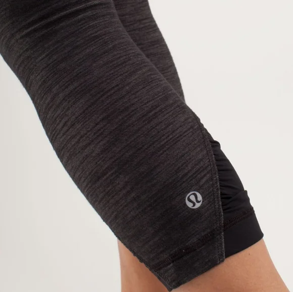 Lululemon Gather & Crow Crop Leggings - Space Dye Grey/Black - Size 6 - Picture 4 of 4